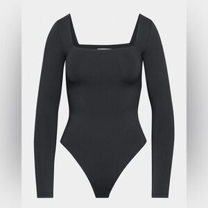Aritzia Contour Squareneck Bodysuit